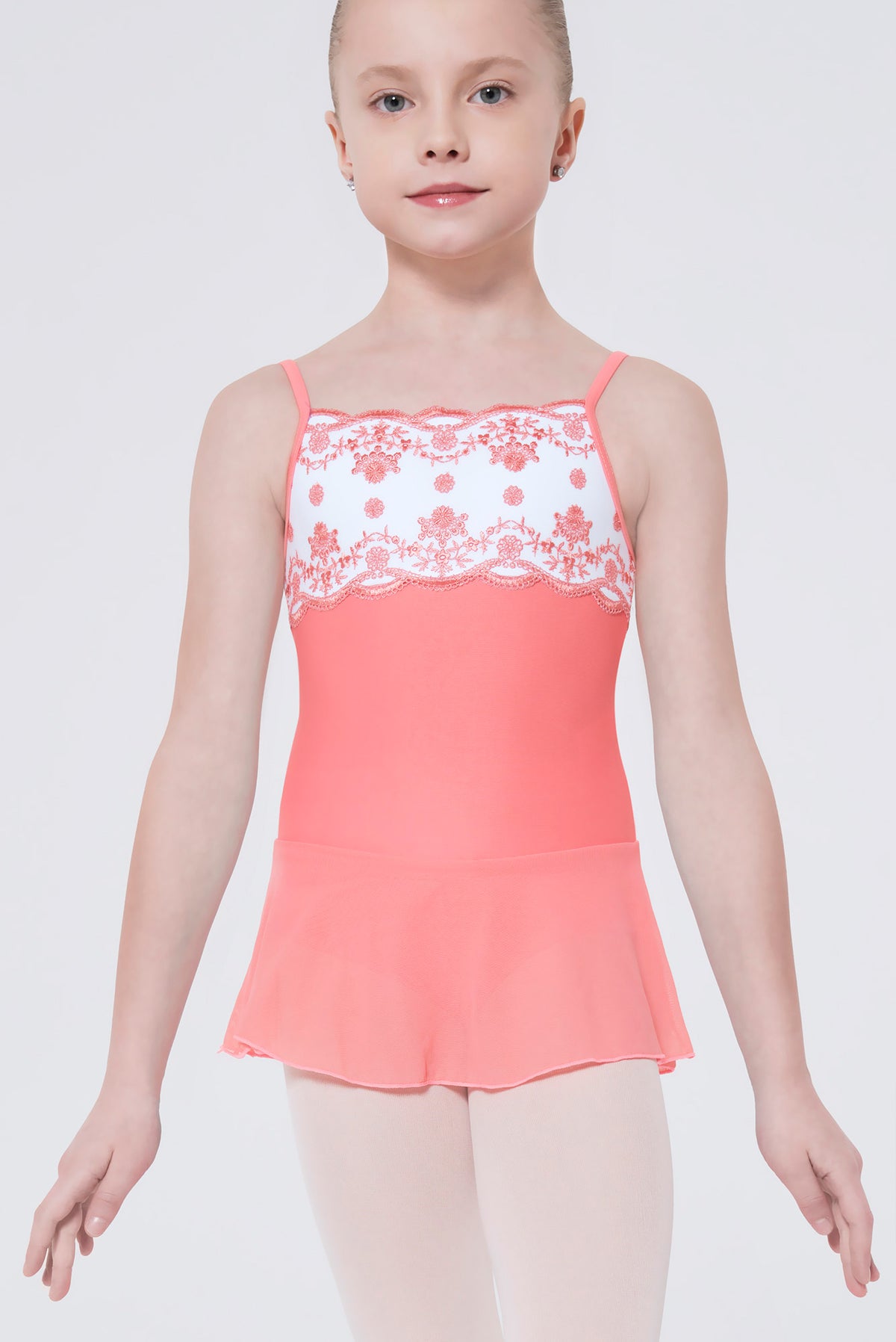 #couleur_coral / white
